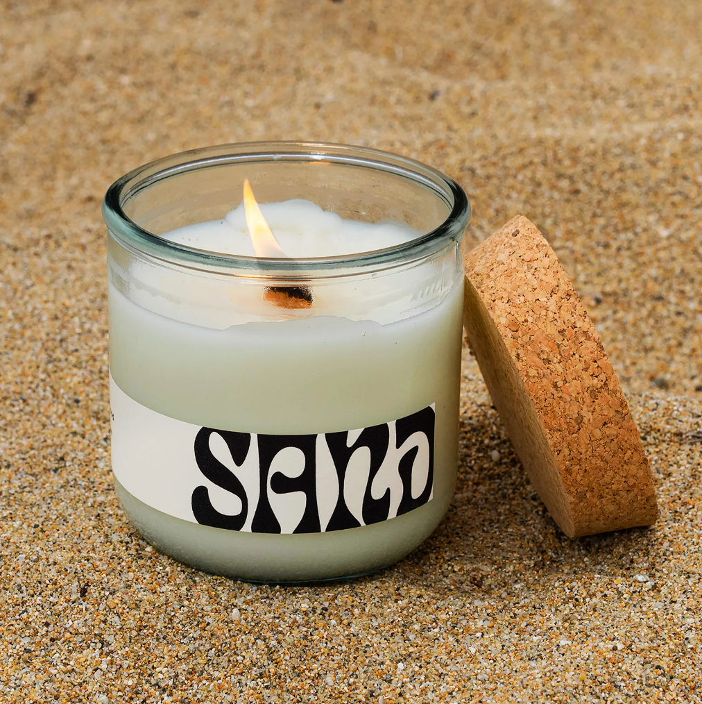 Sea & Sand 53 OZ Scented Soy Wax Blend 4-Cotton Wick Candle Made with  Essential Oils (California Beach House)