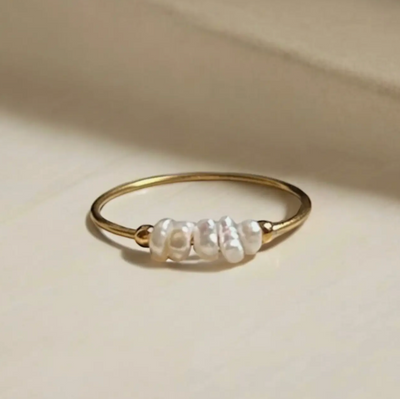 Dainty Pearl Ring