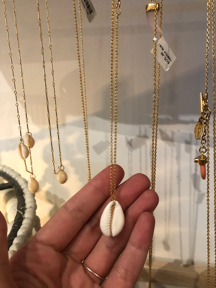 Single Cowrie Necklace